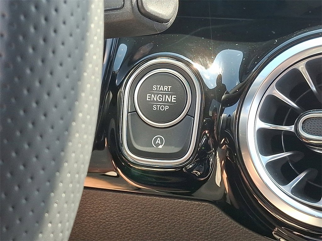 Certified 2024 Mercedes-Benz GLA 250 4MATIC image 23