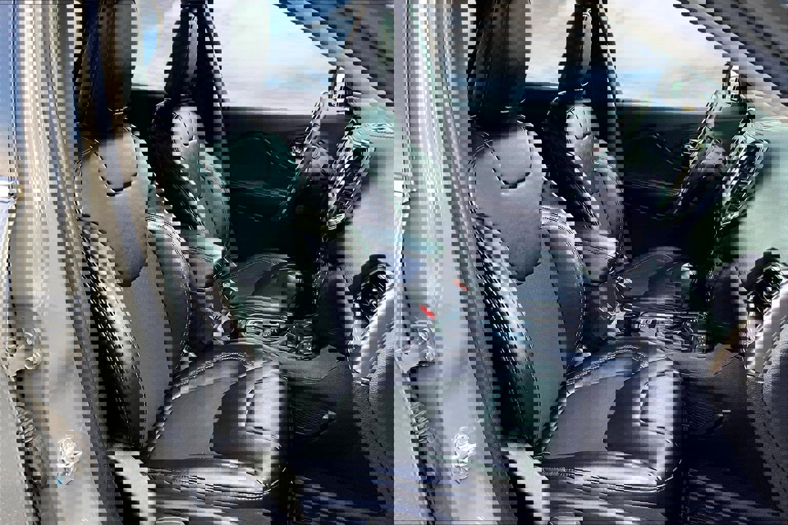 Used 2019 Jeep Cherokee Latitude Plus w/ Cold Weather Group image 21