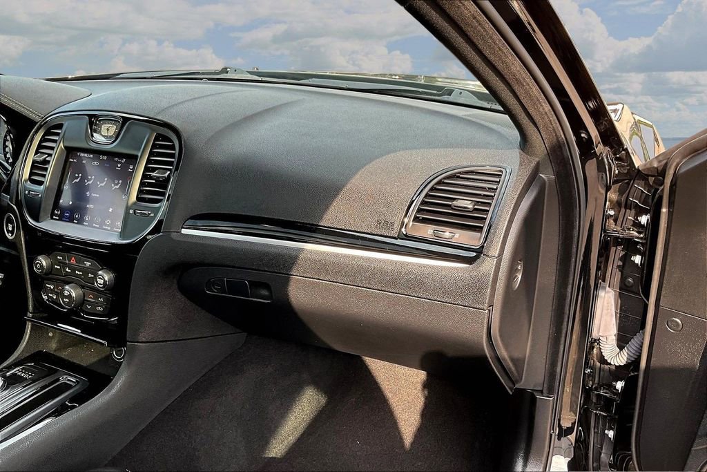 Used 2023 Chrysler 300 S w/ Comfort Group RWD image 27