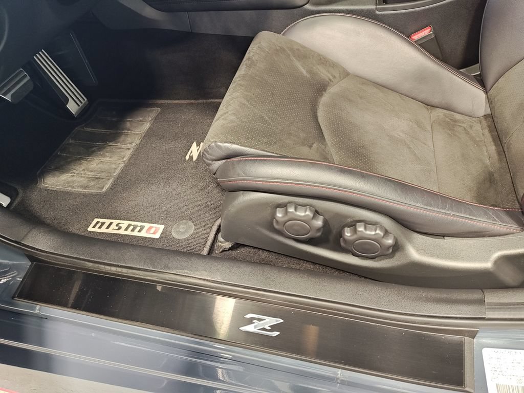 Used 2024 Nissan Z NISMO w/ Floor Mat Package RWD image 31