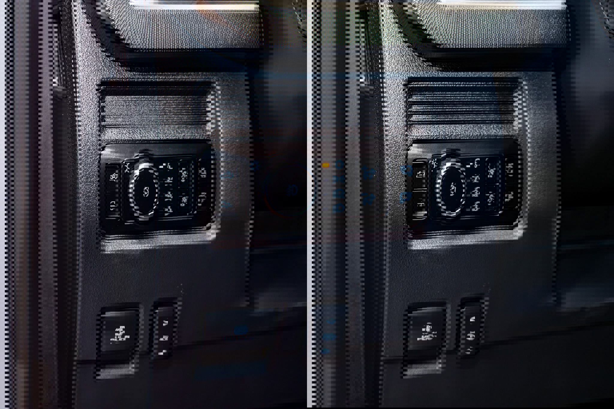 Used 2025 Ford F450 Platinum w/ FX4 Off-Road Package image 22