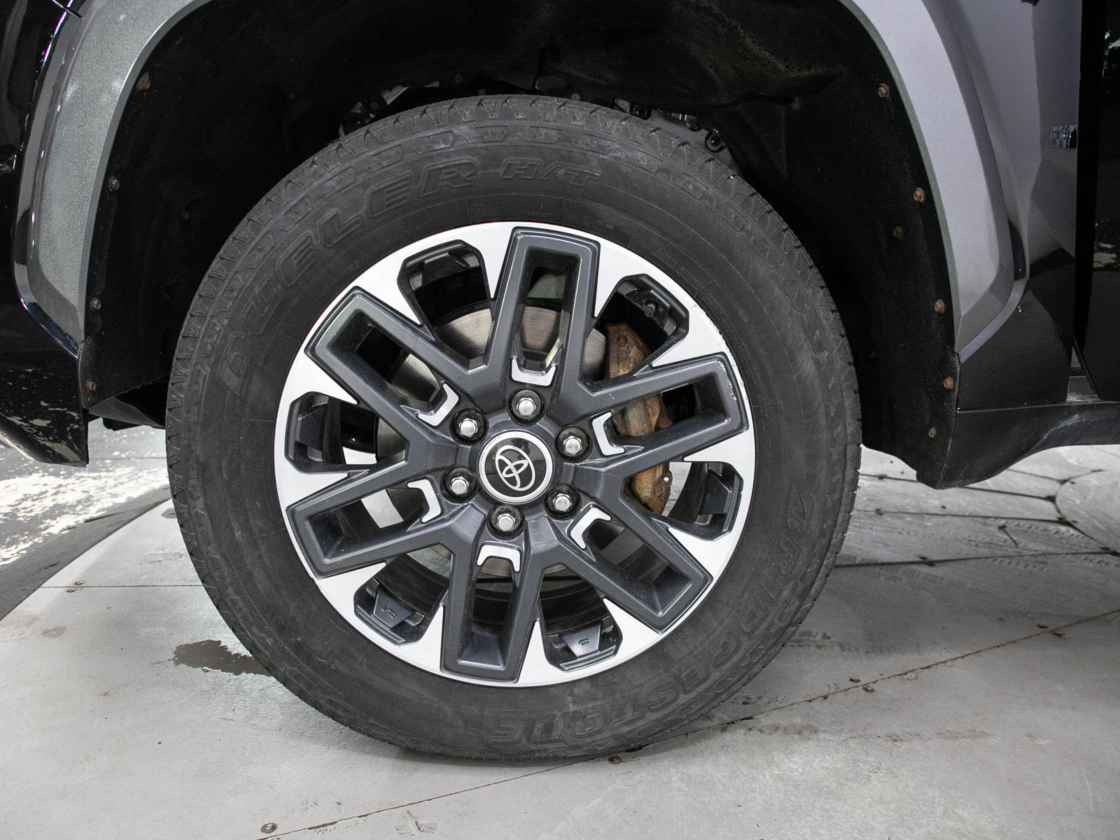 Used 2023 Toyota Tundra Limited AWD/4WD image 31