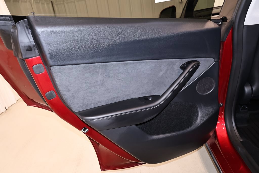 Used 2025 Tesla Model Y Long Range AWD/4WD image 13