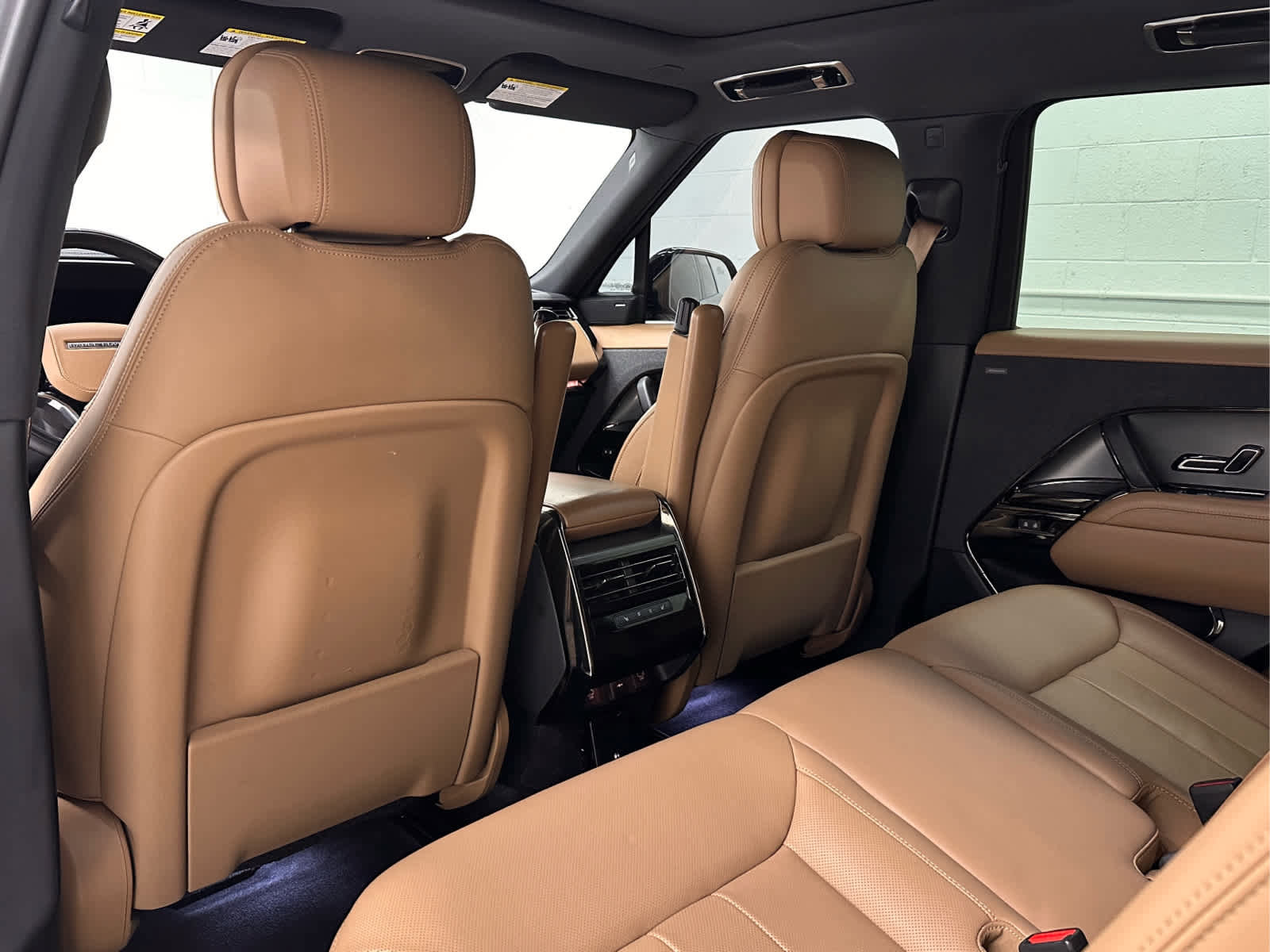 Used 2024 Land Rover Range Rover Sport SE image 13