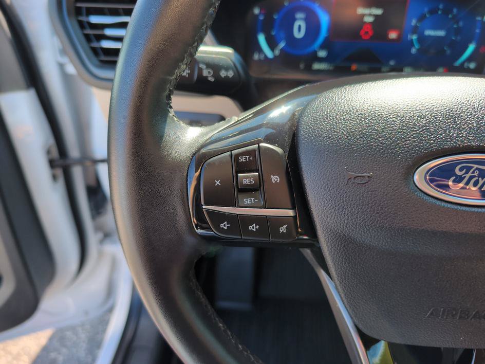 Used 2022 Ford Escape SEL w/ Technology Package FWD image 19