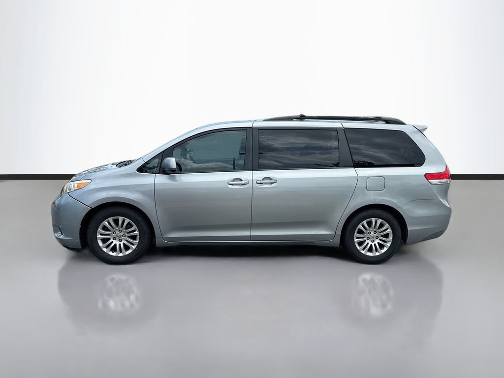 Used 2011 Toyota Sienna XLE FWD image 4