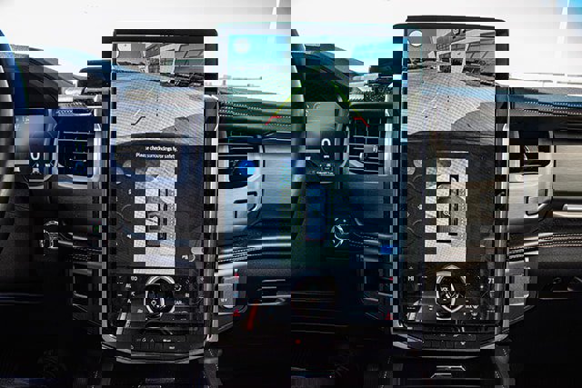 Used 2024 Ford Expedition Platinum image 13