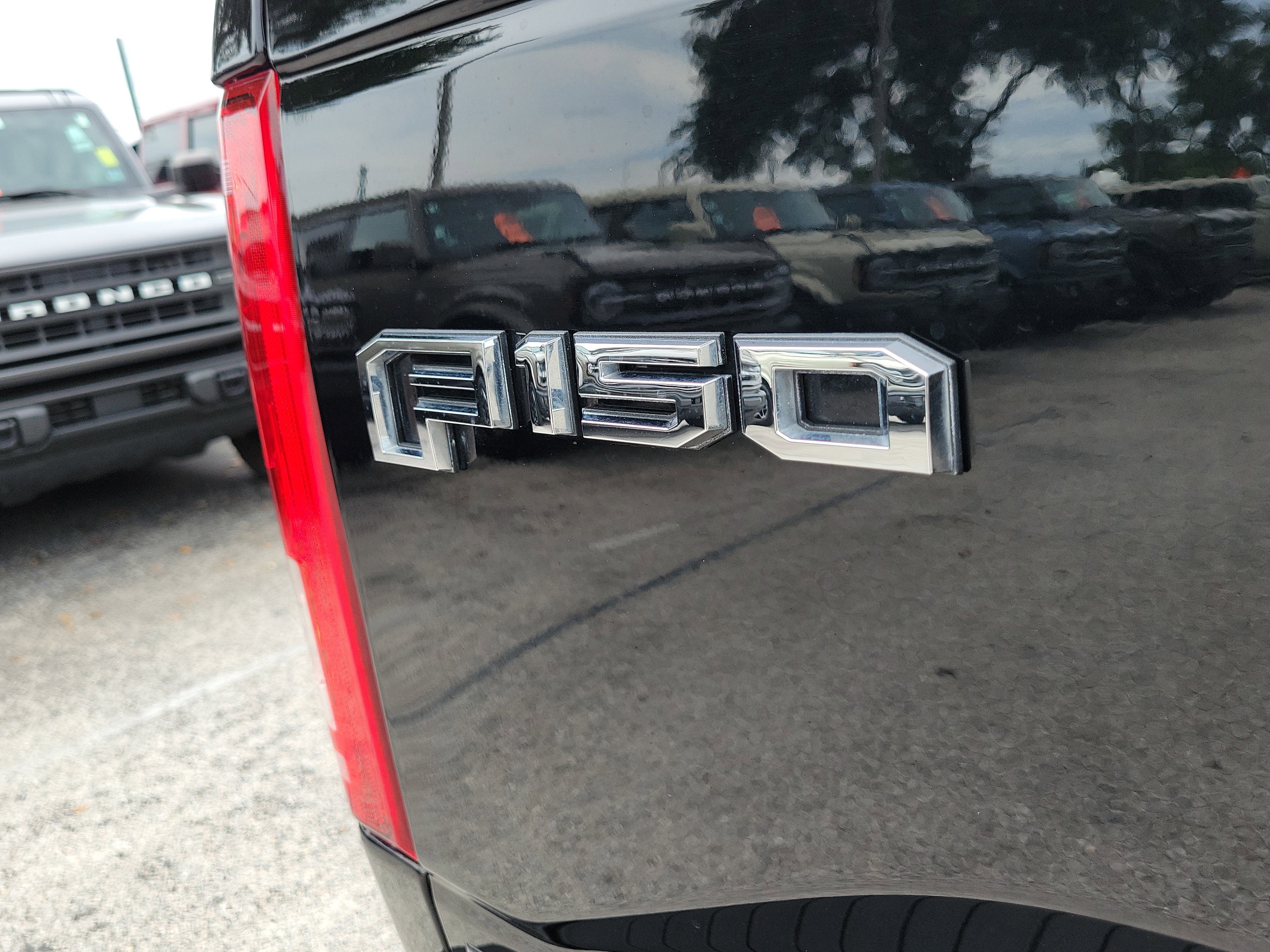 Used 2016 Ford F150 XLT w/ Equipment Group 301A Mid RWD image 9