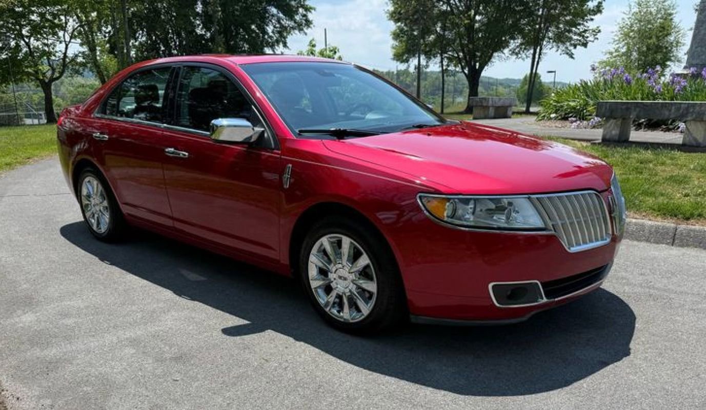 Used 2012 Lincoln MKZ FWD image 3