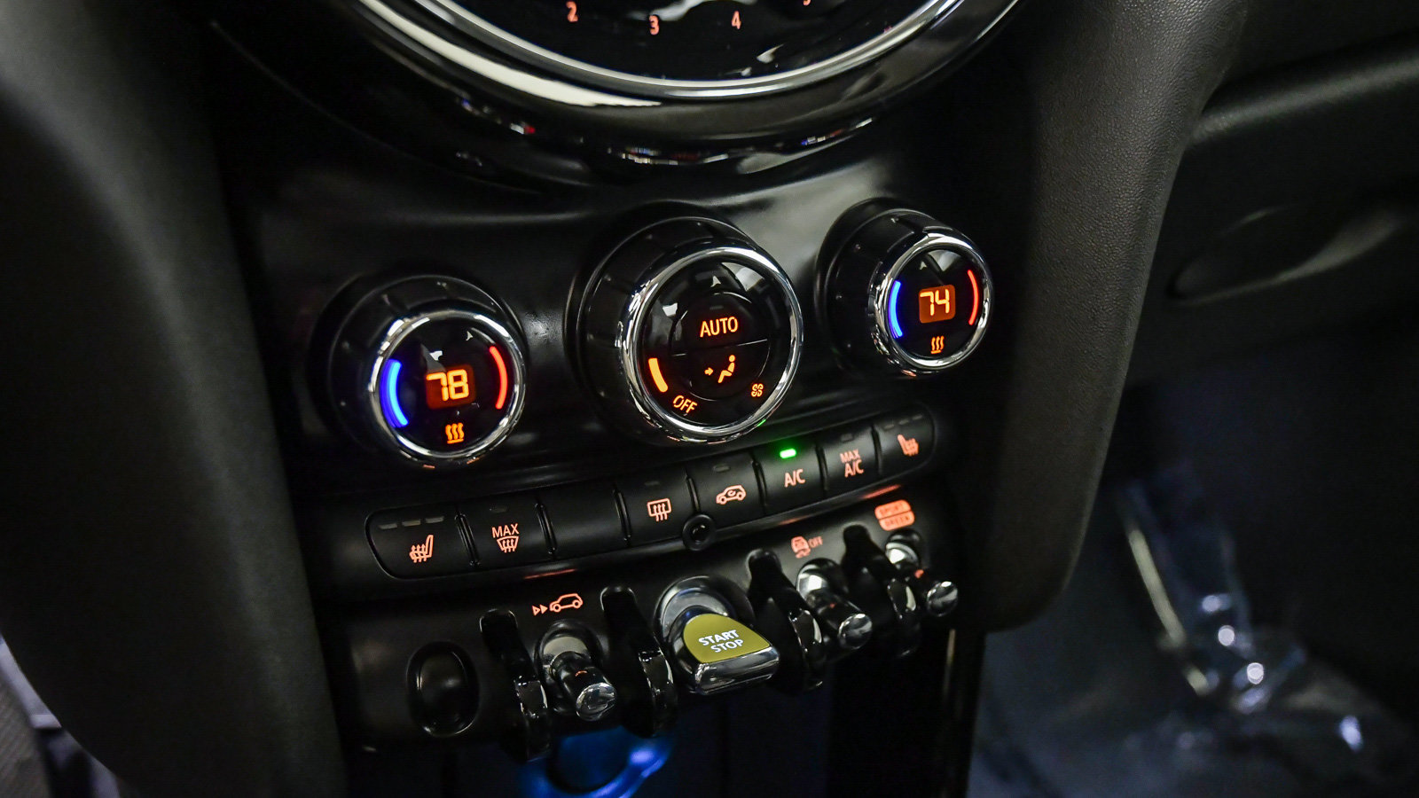 Certified 2024 MINI Cooper SE FWD image 21