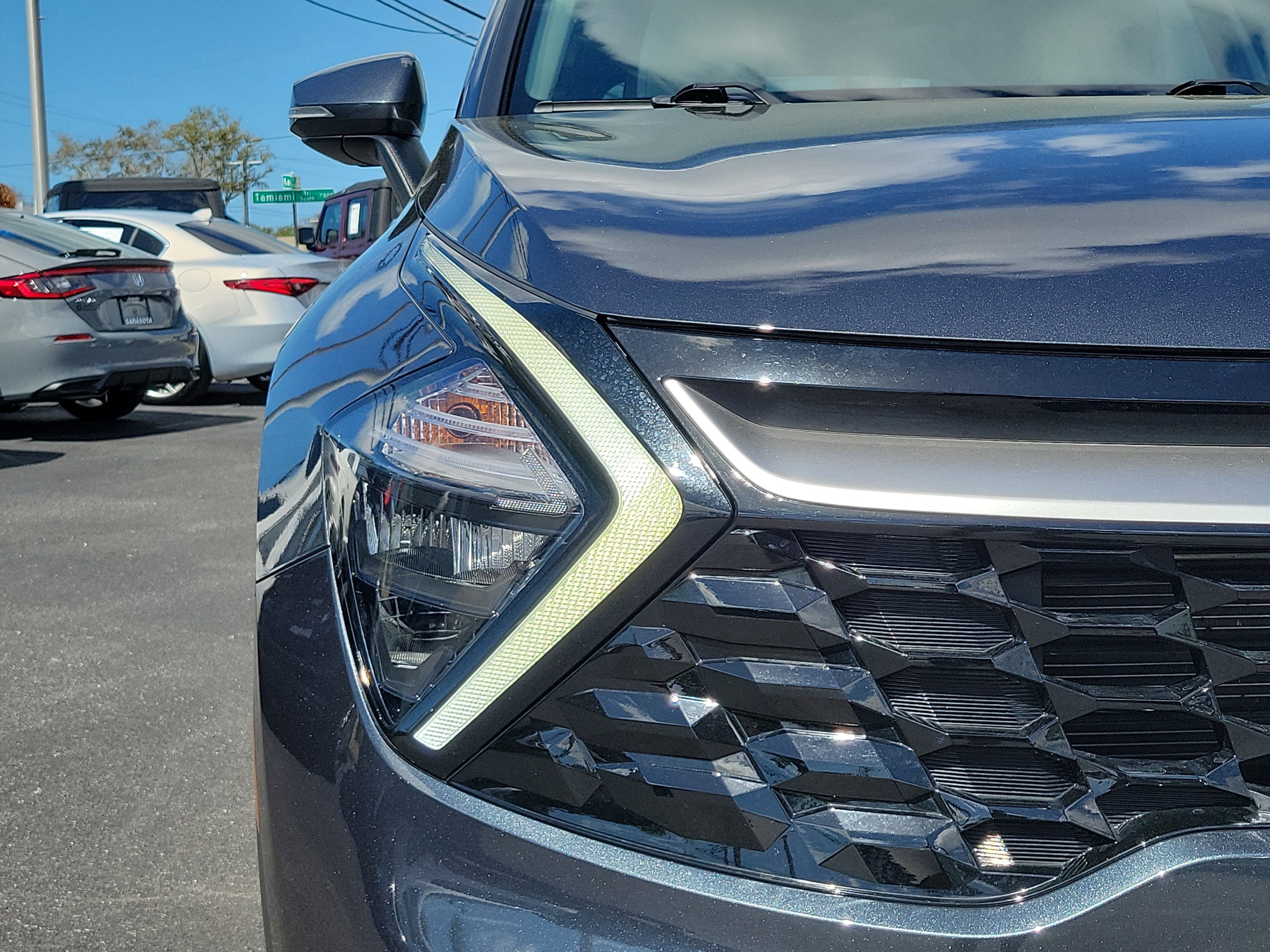 Used 2023 Kia Sportage EX image 7