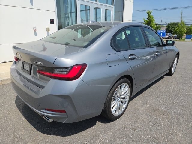 Used 2023 BMW 330i xDrive Sedan w/ Premium Package AWD/4WD image 7
