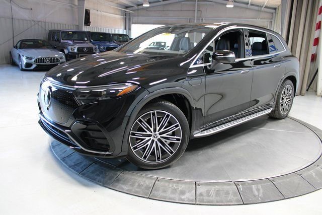 Used 2023 Mercedes-Benz EQS 450+ 4MATIC SUV image 4