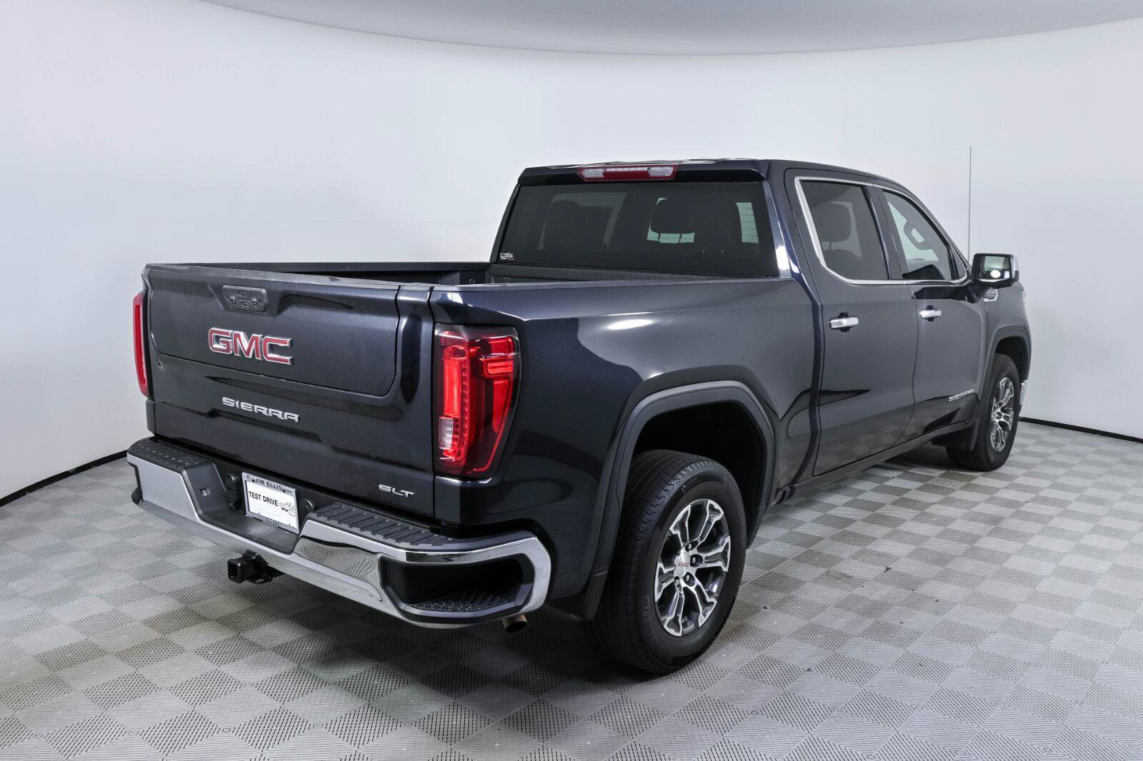 Used 2025 GMC Sierra 1500 SLT RWD image 25