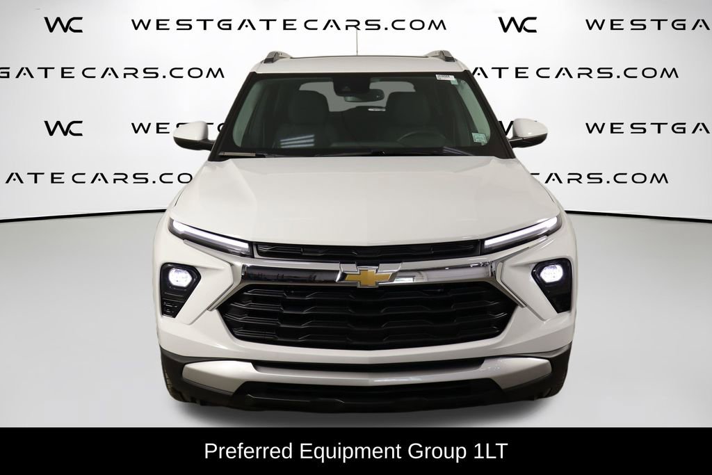 Used 2024 Chevrolet TrailBlazer LT w/ Convenience Package FWD image 2