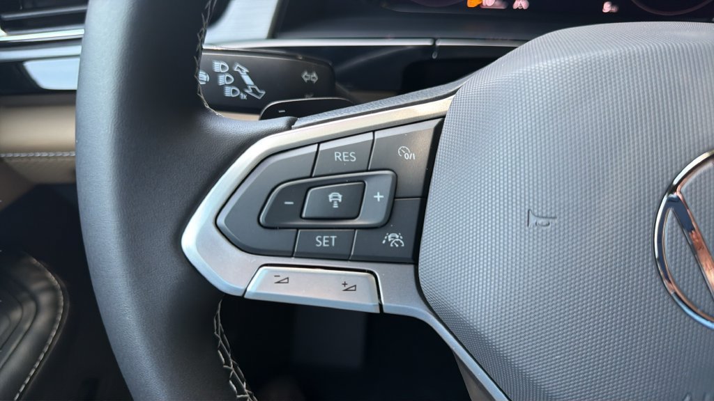 New 2026 Volkswagen Atlas Cross Sport SE FWD image 21