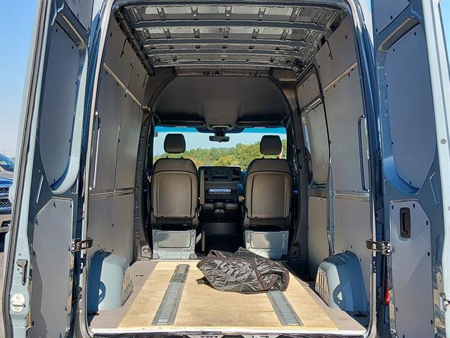 Used 2025 Mercedes-Benz Sprinter 2500 image 12