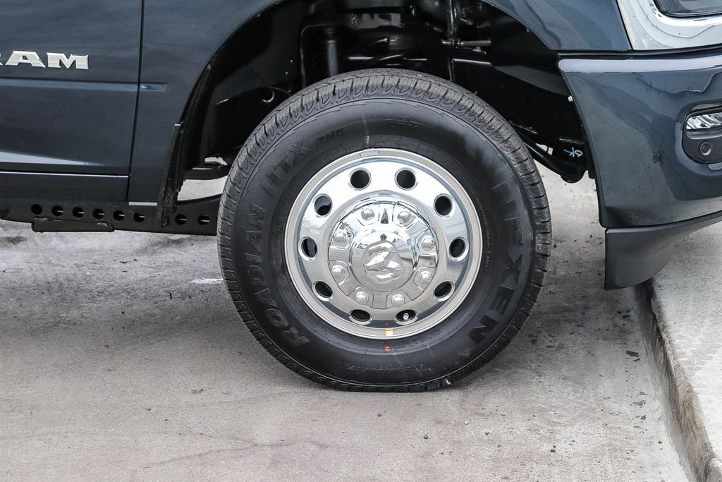 New 2026 RAM 3500 Laramie AWD/4WD image 11