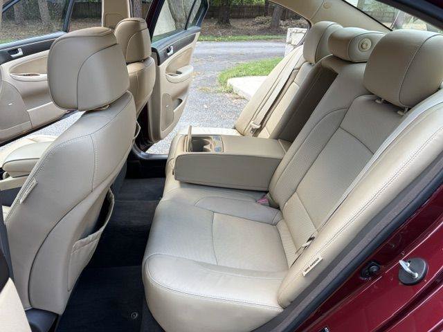 Used 2013 Hyundai Genesis 3.8 w/ Premium Pkg RWD image 21