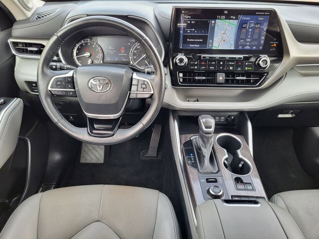 Used 2022 Toyota Highlander Limited image 25