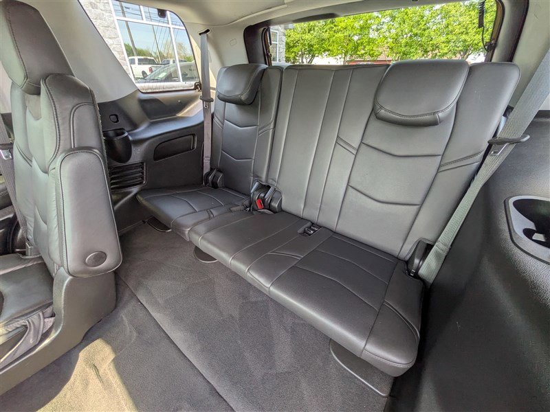 Used 2016 Cadillac Escalade Luxury AWD/4WD image 19
