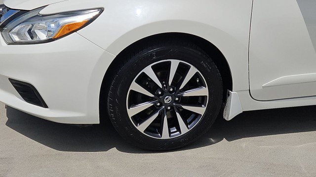 Used 2016 Nissan Altima 2.5 SV FWD image 32