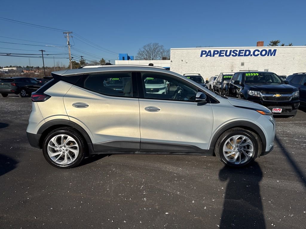 Used 2023 Chevrolet Bolt EUV LT image 2