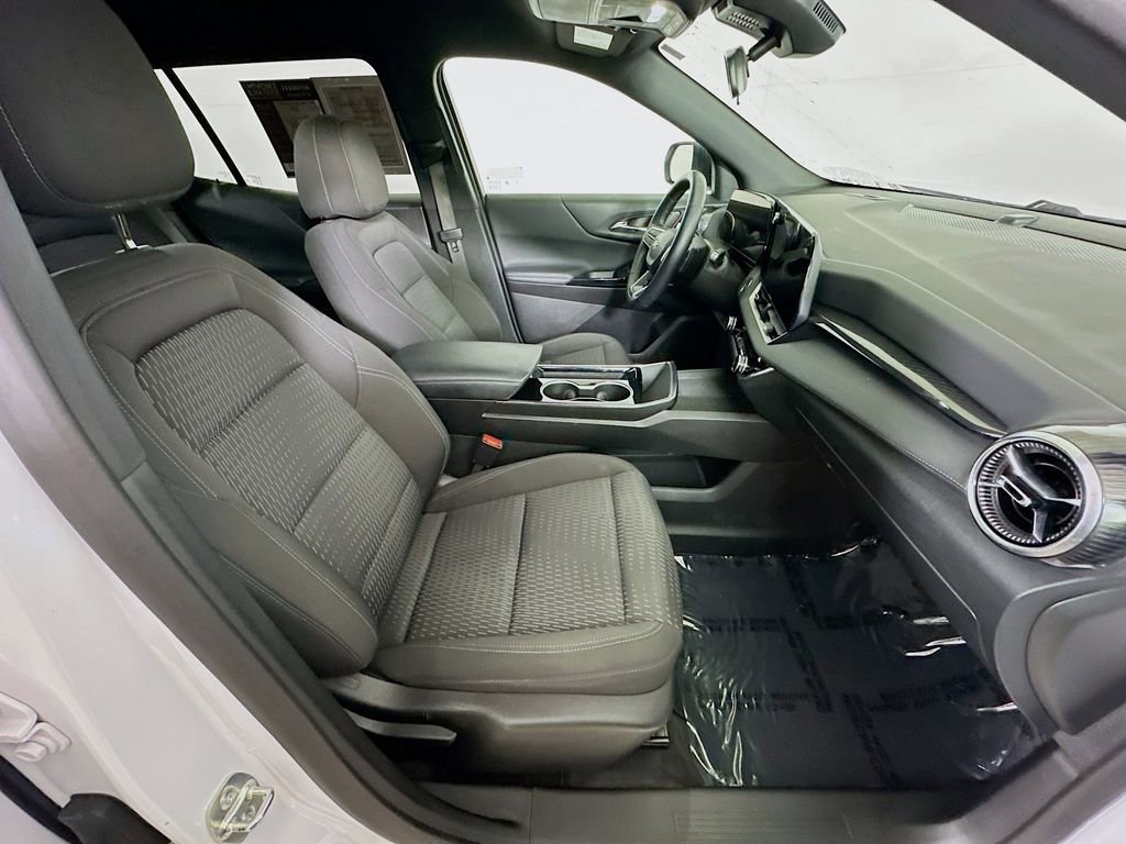 Used 2025 Chevrolet Equinox LT image 12