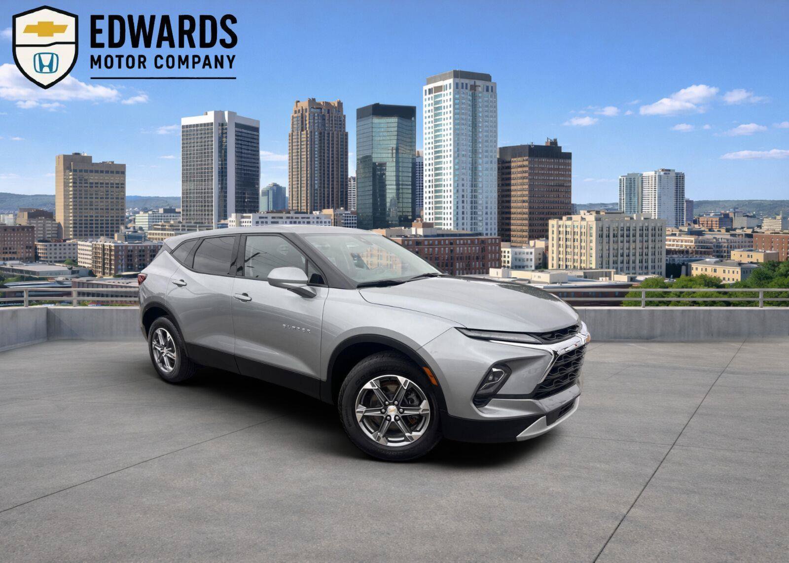 Used 2024 Chevrolet Blazer LT FWD image 1