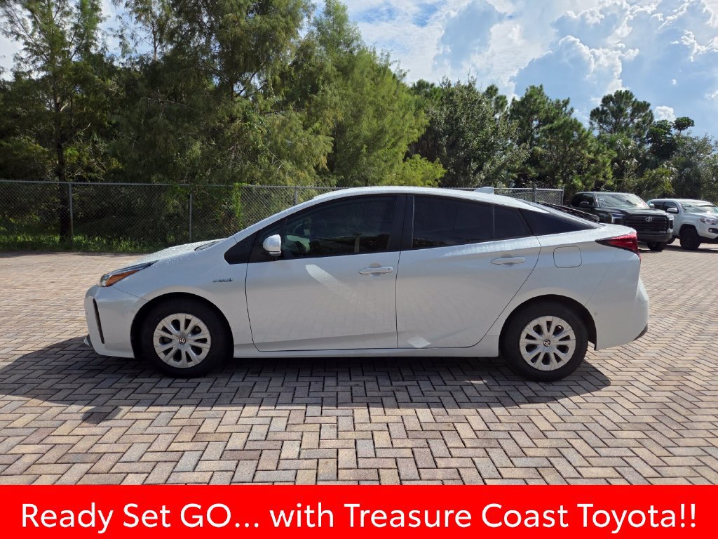 Used 2021 Toyota Prius LE FWD image 9