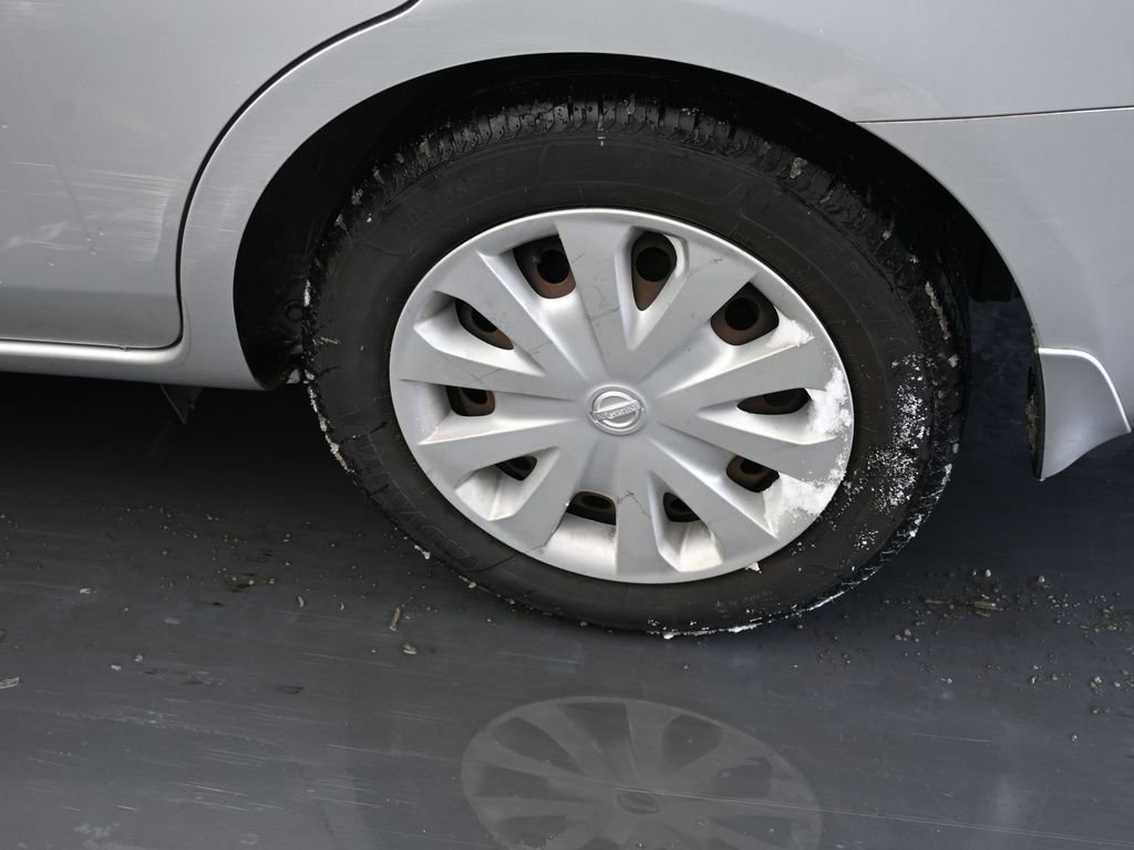 Used 2019 Nissan Versa S Plus image 12