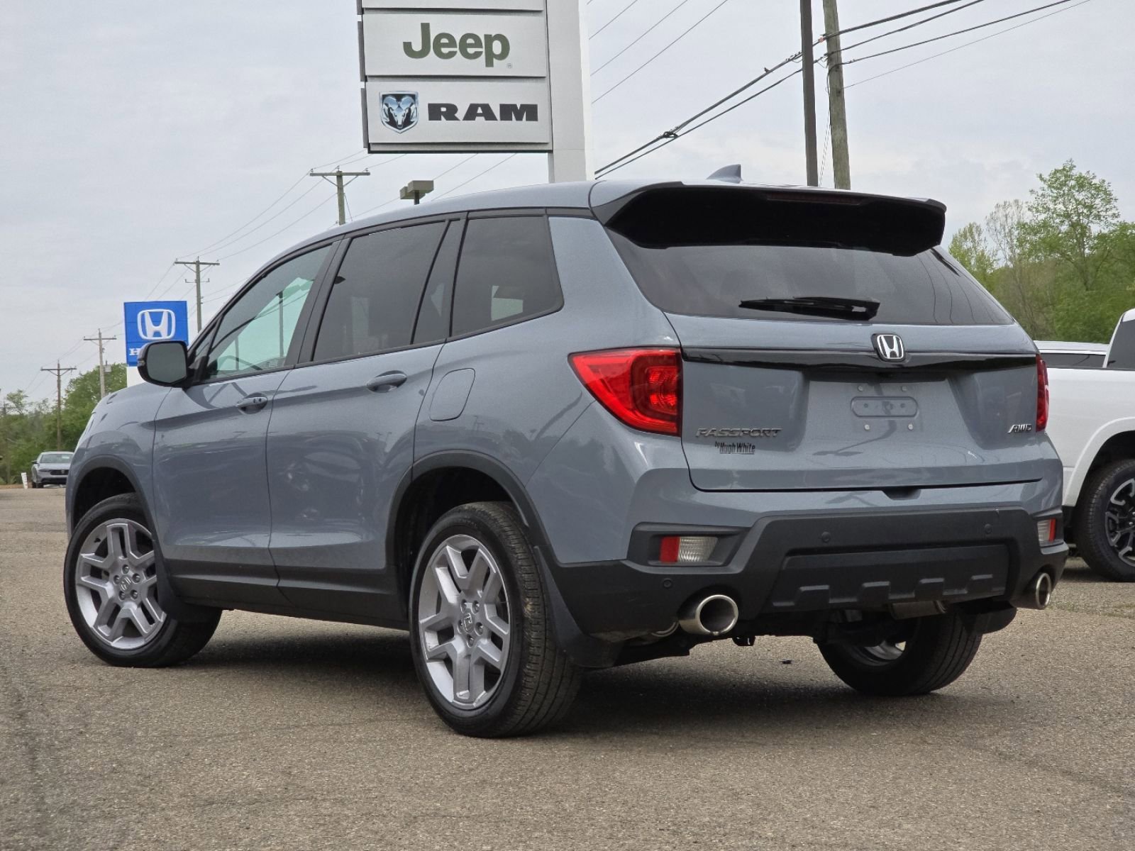 Used 2024 Honda Passport EX-L image 12