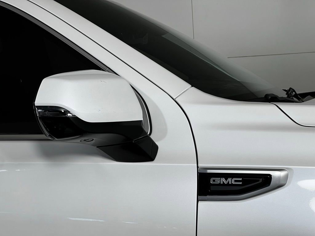 Used 2023 GMC Yukon XL Denali w/ Denali Reserve Package image 18