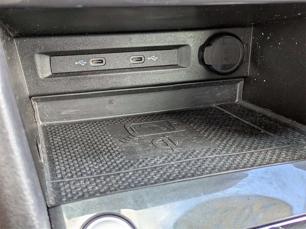 Used 2022 Volkswagen Tiguan SE image 23