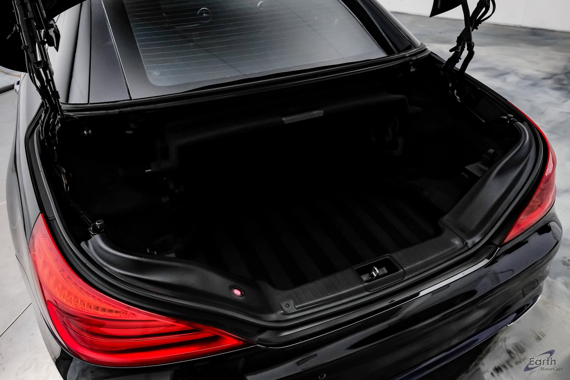 Used 2017 Mercedes-Benz SL 550 image 96