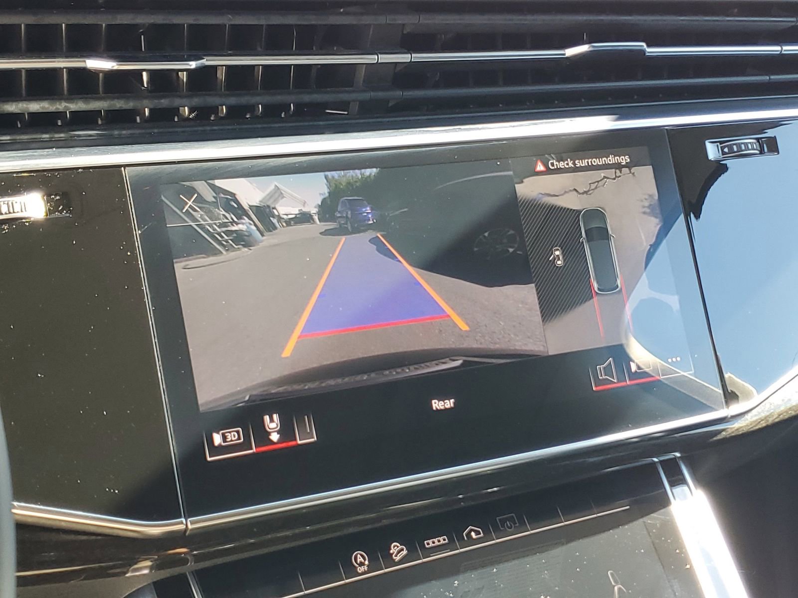 Used 2023 Audi Q7 3.0T Premium w/ Convenience Package image 32