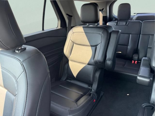 Used 2024 Ford Explorer XLT w/ Equipment Group 202A AWD/4WD image 16