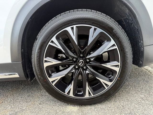 Used 2024 MAZDA CX-90 Plug-In Hybrid w/ Premium Plus image 12