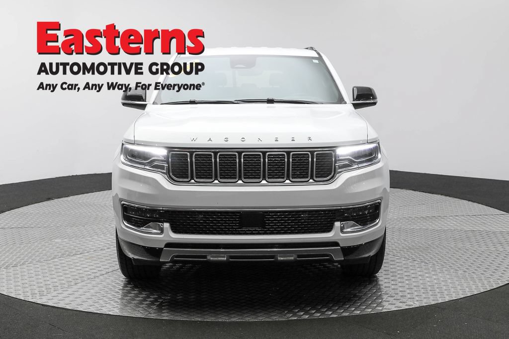 Used 2023 Jeep Wagoneer Series III w/ Preferred Equipment Group RWD image 2
