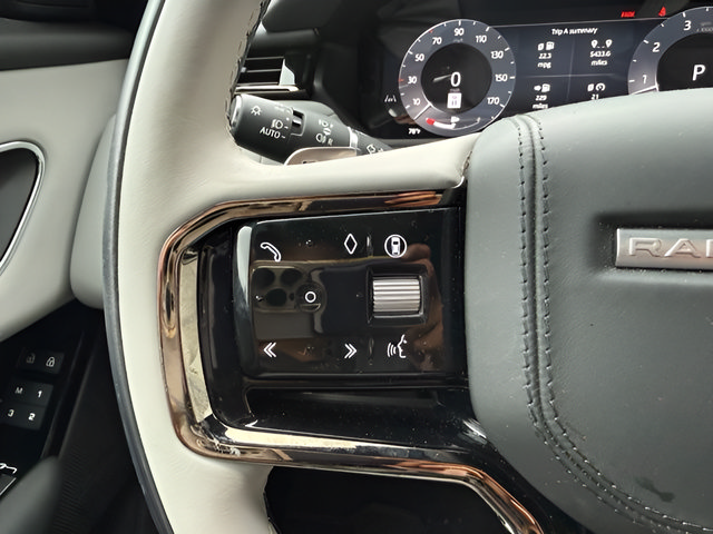 Certified 2026 Land Rover Range Rover Velar Dynamic SE AWD/4WD image 19