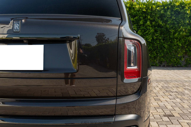 Used 2020 Rolls-Royce Cullinan Black Badge image 88