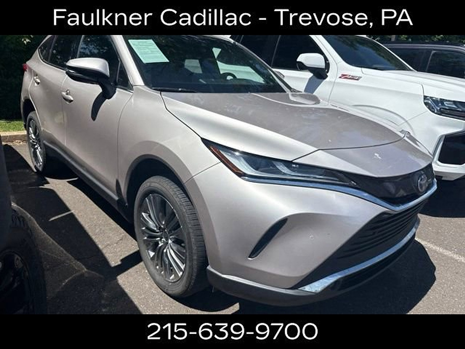 Used 2024 Toyota Venza XLE AWD/4WD image 1