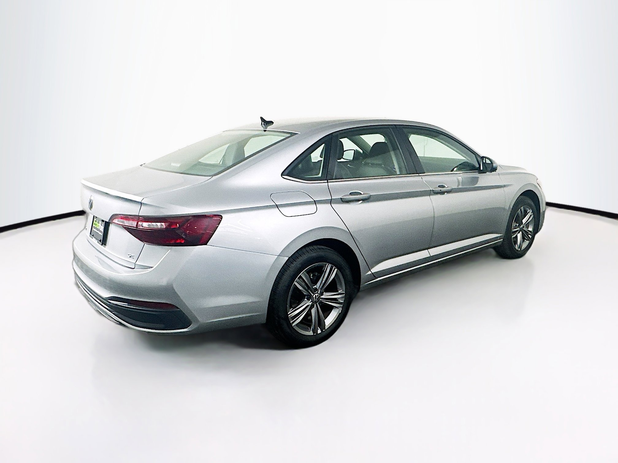 Used 2024 Volkswagen Jetta SE FWD image 9