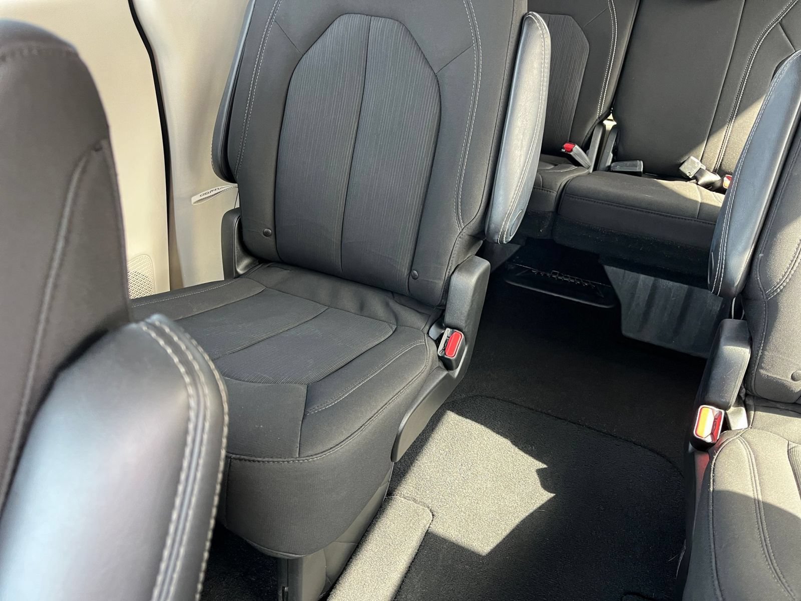 Used 2023 Chrysler Voyager LX FWD image 41