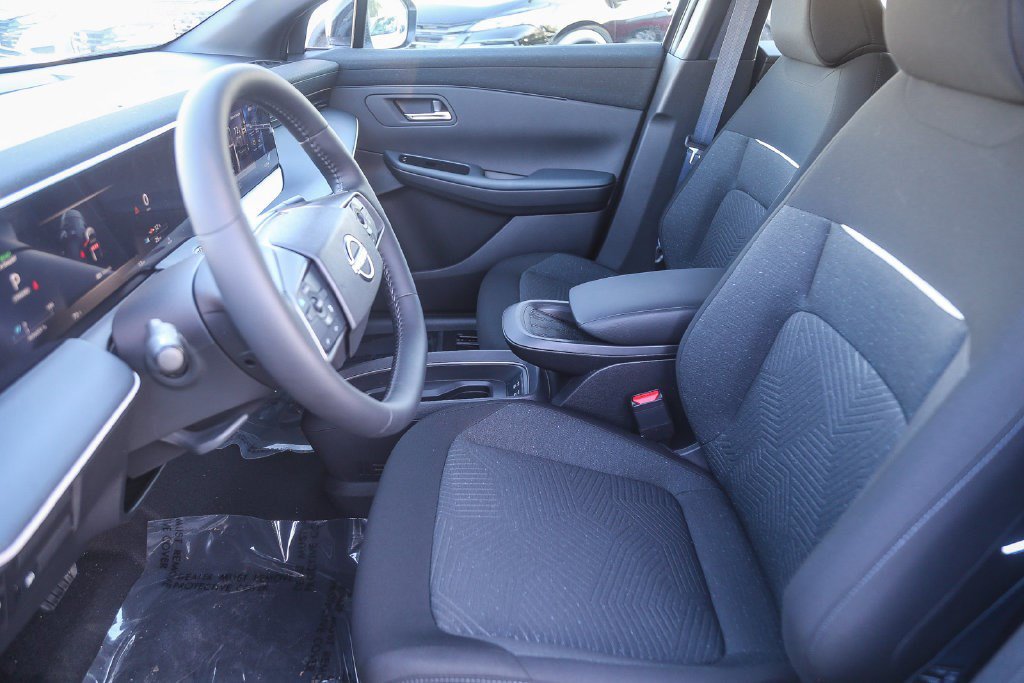 New 2026 Nissan Leaf w/ Illuminated Package FWD image 19