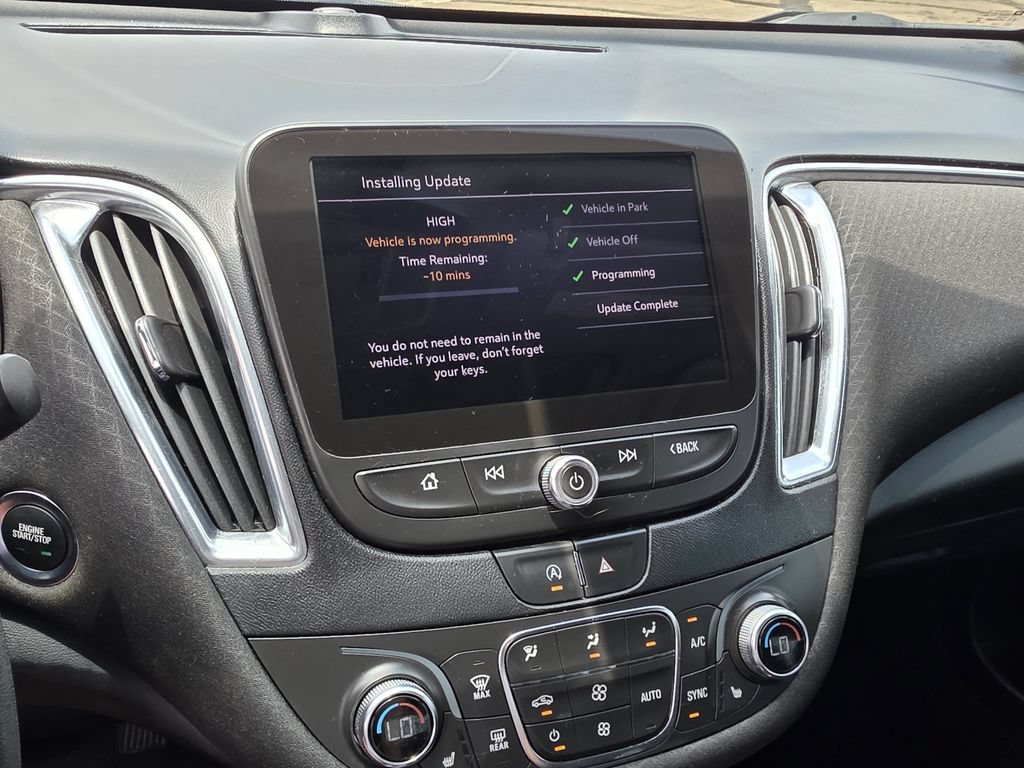 Certified 2022 Chevrolet Malibu LT FWD image 11