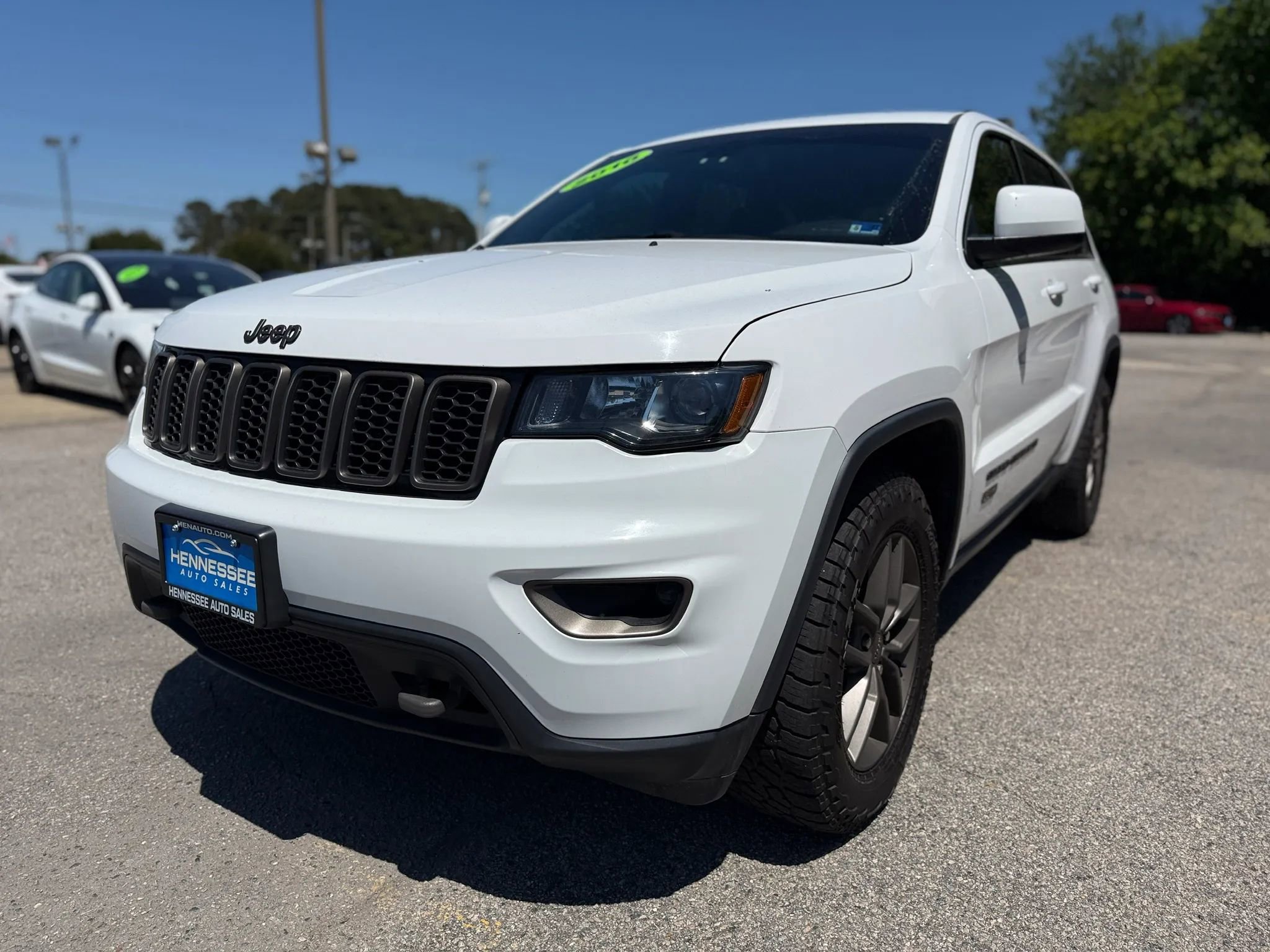 Used 2016 Jeep Grand Cherokee Laredo 75th Anniversary AWD/4WD image 24