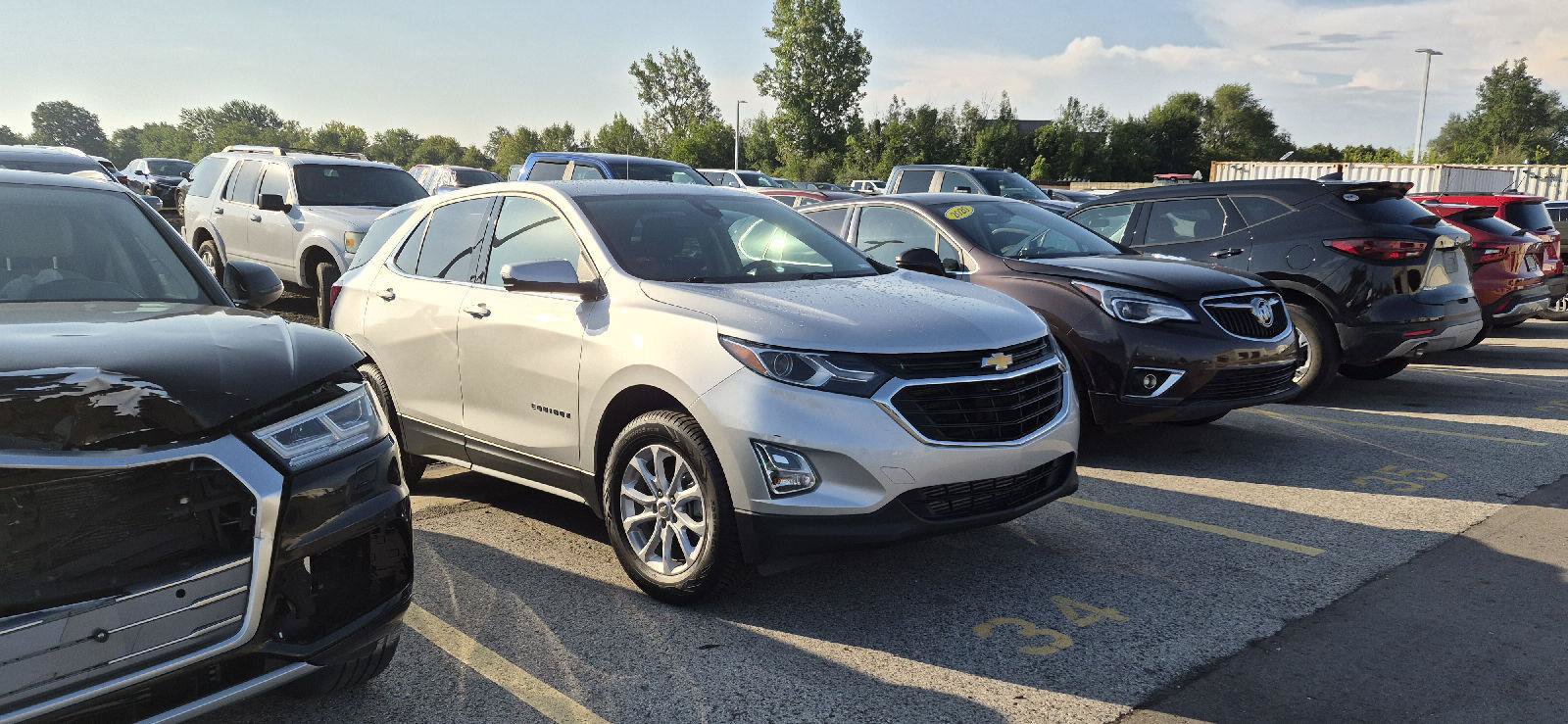 Used 2019 Chevrolet Equinox LT w/ Driver Convenience Package AWD/4WD image 2