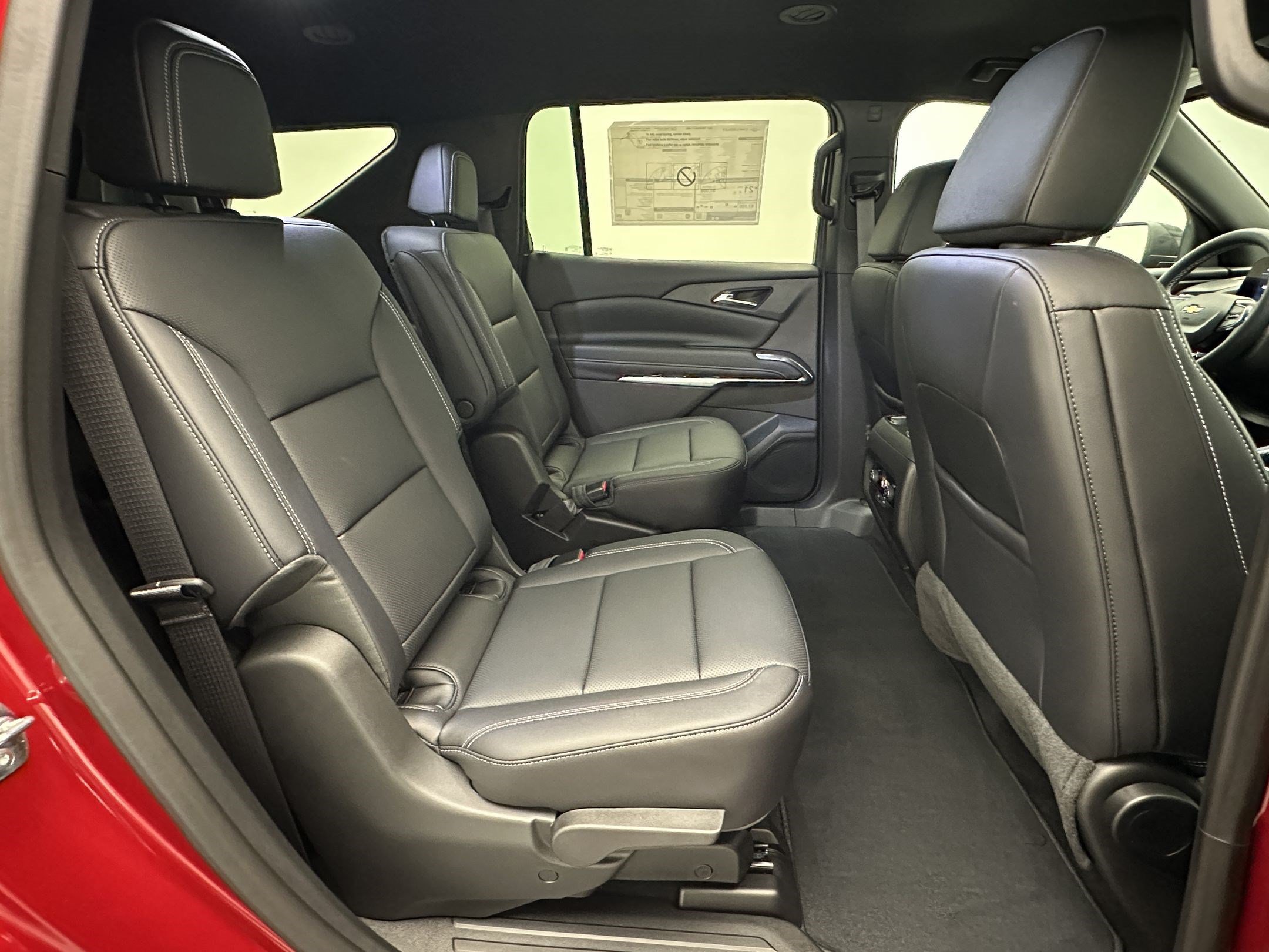 New 2027 Chevrolet Traverse LT w/ LPO, Floor Liner Package AWD/4WD image 30