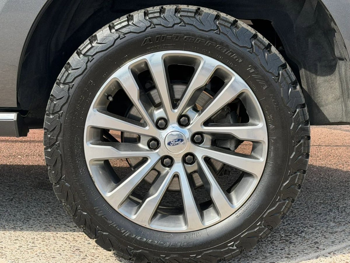 Used 2018 Ford Expedition Limited w/ Equipment Group 301A AWD/4WD image 35